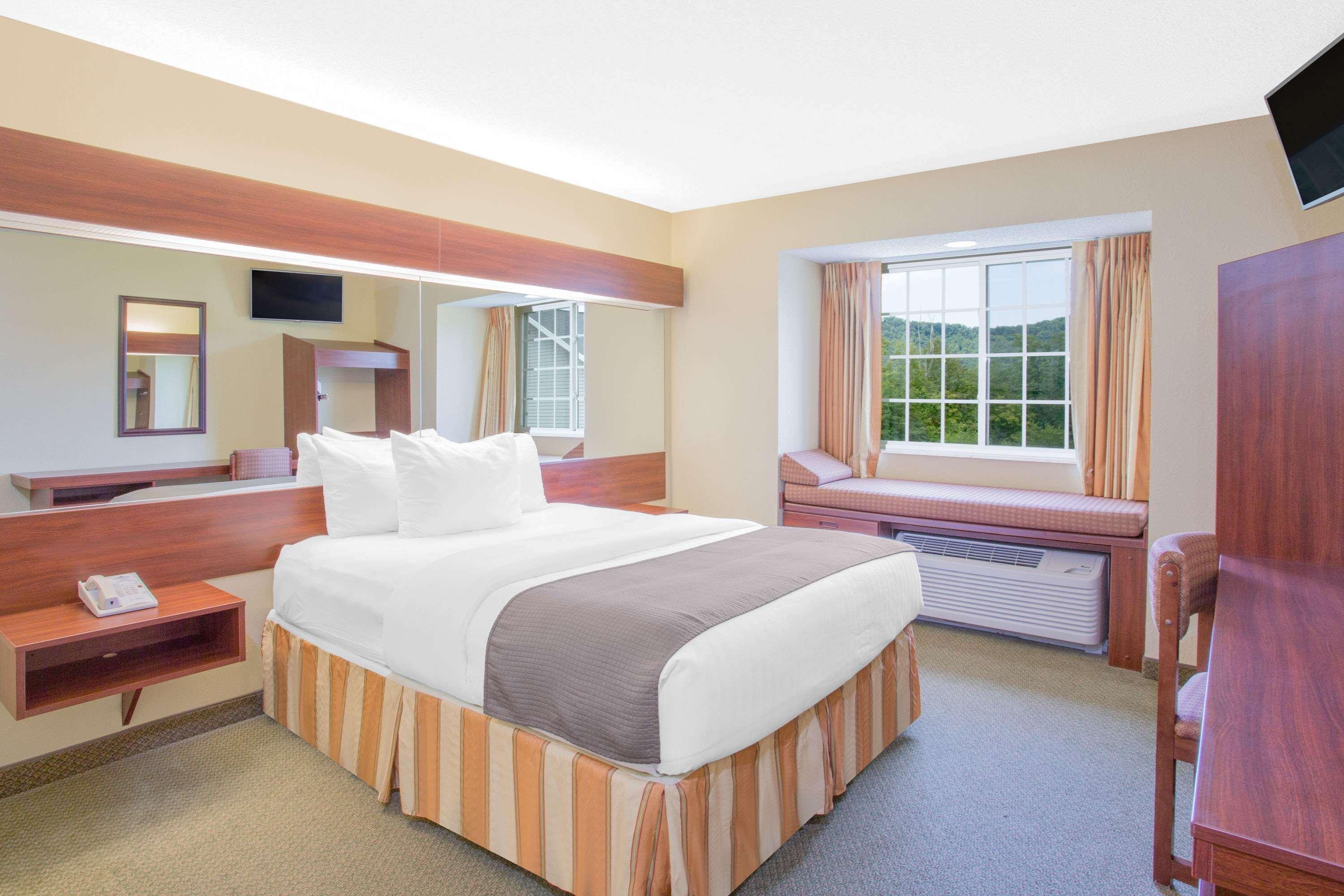 Microtel Inn And Suites Gassaway Exterior foto