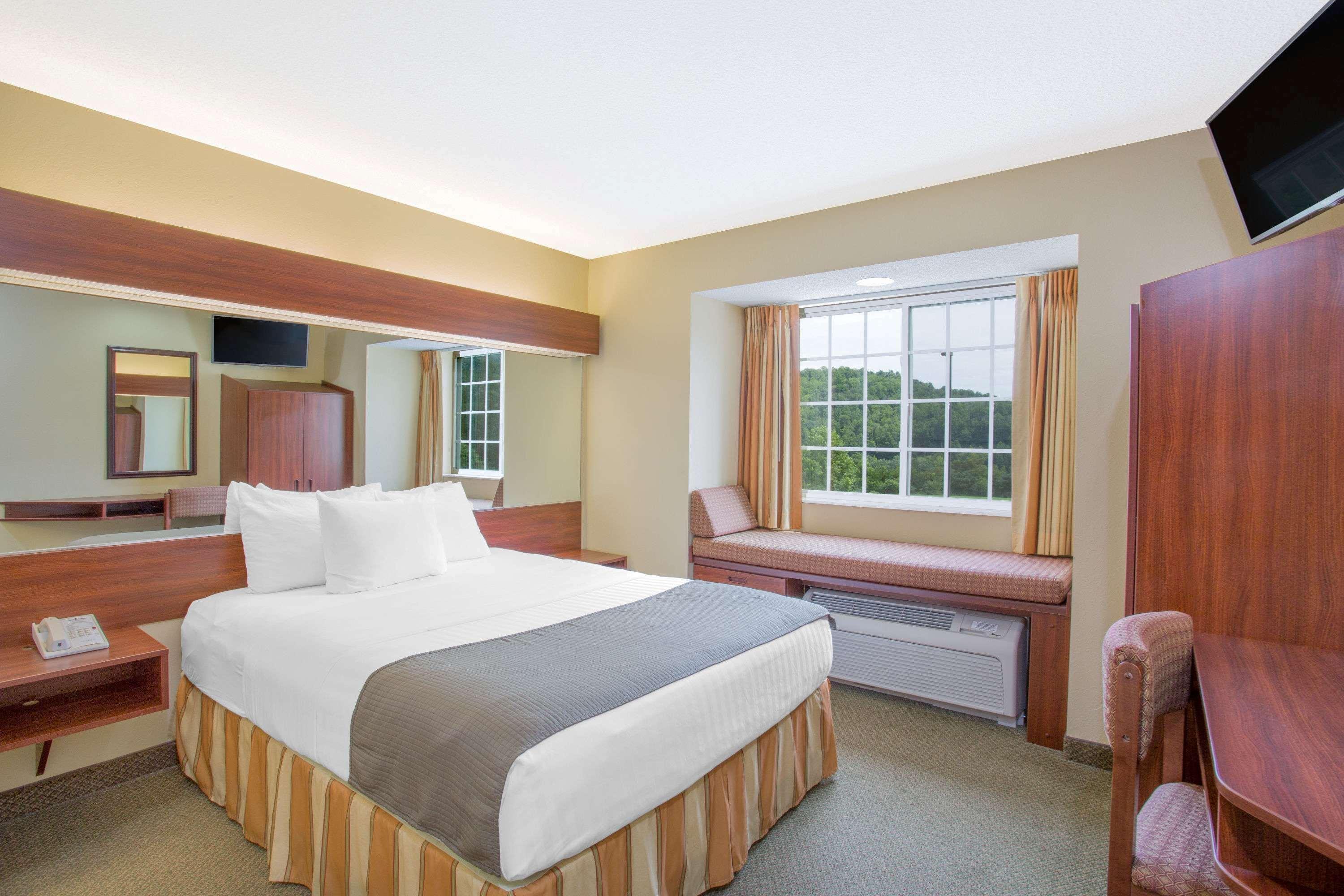 Microtel Inn And Suites Gassaway Exterior foto