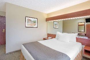 Microtel Inn And Suites Gassaway Habitación foto