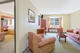 Microtel Inn And Suites Gassaway Habitación foto